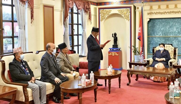 प्रचण्डलाई प्रधानमन्त्रीमा नियुक्त गरियोस् भन्दै राष्ट्रपति कार्यालयमा पत्र